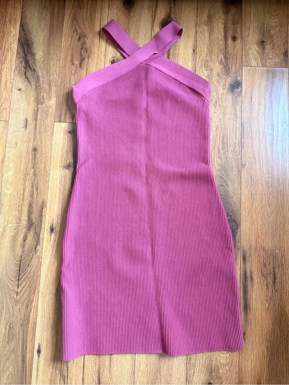 Aritzia Babaton Sculpt Knit Criss Cross Dress Size L

Excellent condition